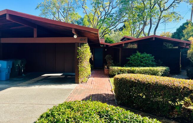 Stunning 4 Bed 2 Bath Eichler near Midtown Palo Alto. Great Schools & Location.