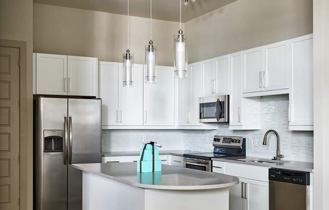 Kitchen with quartz countertops | Inspire Southpark