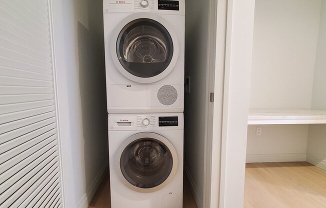 1 bed, 1 bath, 664 sqft, $4,800, Unit 908