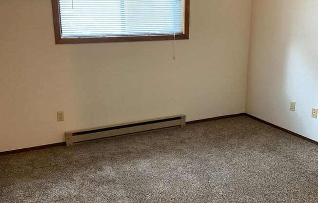 1 bed, 1 bath, 780 sqft, $655, Unit 103