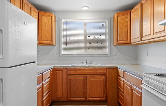 2 beds, 1 bath, 700 sqft, $1,195, Unit G