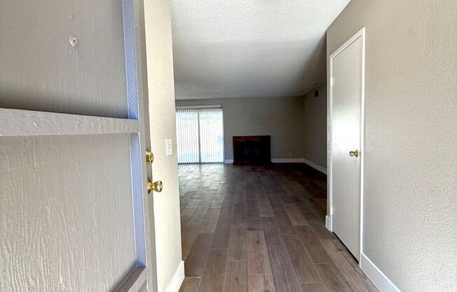 6950 Wedgewood Way., Las Vegas, NV 89147