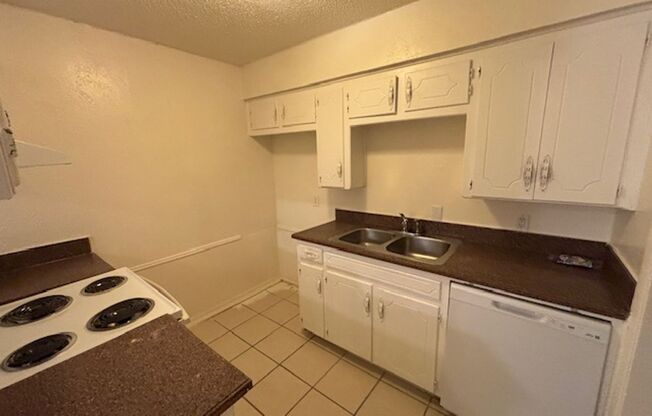 2 beds, 2 baths, $1,575