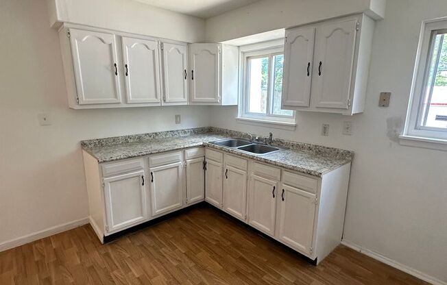 4bd Single Lee/Harvard Area Cash Pay/Section 8