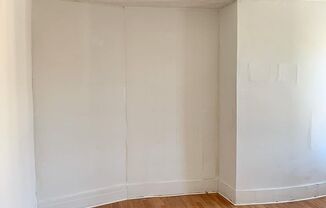 2 beds, 1 bath, $900, Unit 54 JAMES ST. (3RD FLR. REAR)