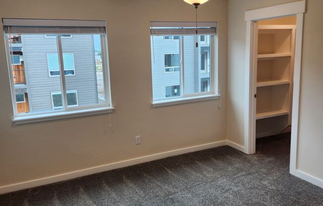 3 beds, 2.5 baths, 1,917 sqft, $2,200, Unit Unit C