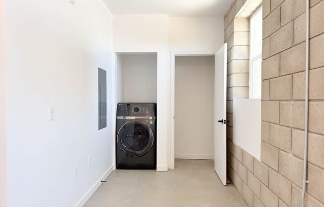Studio, 1 bath, 285 sqft, $2,520, Unit 100