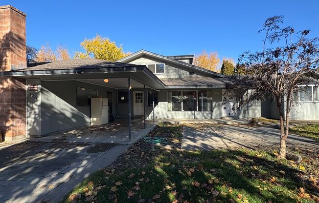 Spacious 6 Bedroom, 3 Bathroom Home Near CWU