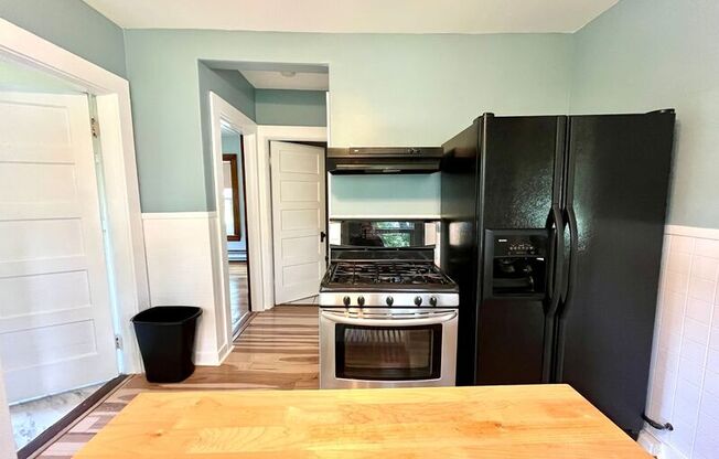 33 NOBLE ST