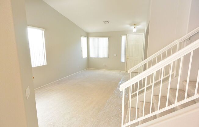 2 MASTER SUITES - 1 DOWN & 1 UP W/LOFT IN NORTHWEST