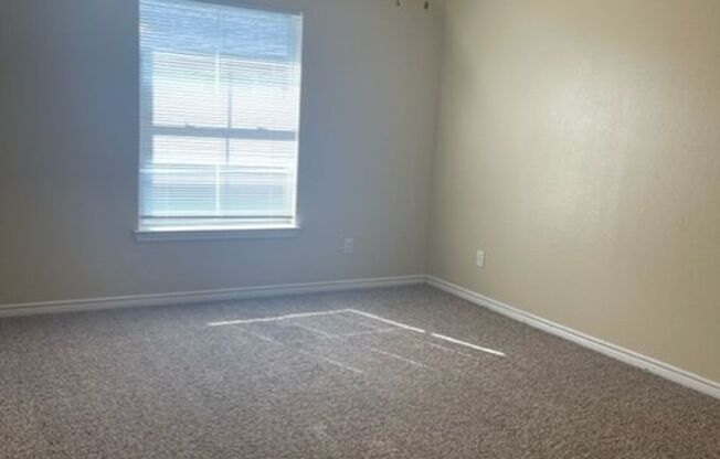 1 bed, 1 bath, 649 sqft, $799