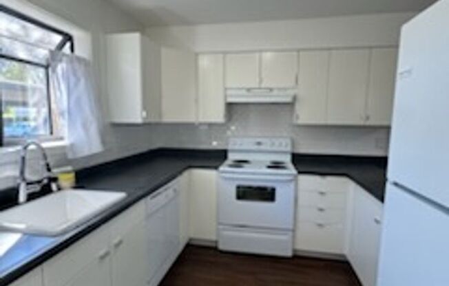 3 Beds 1 & 1/2 Bath Available NOW!!!!!