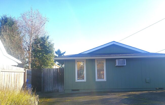 Inner SE Portland Duplex!