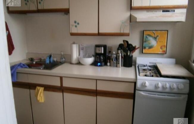 1332 COMMONWEALTH