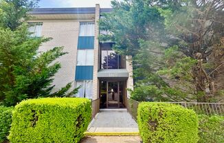 Spacious 1 BR 1BA split-level condo. Most utilities included