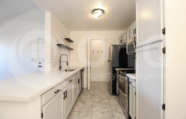 2 beds, 2 baths, 898 sqft, $1,595, Unit 228