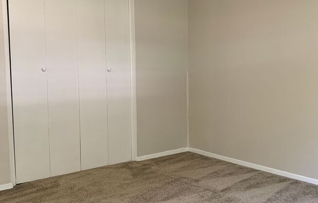 2 beds, 1 bath, 700 sqft, $880, Unit 9147