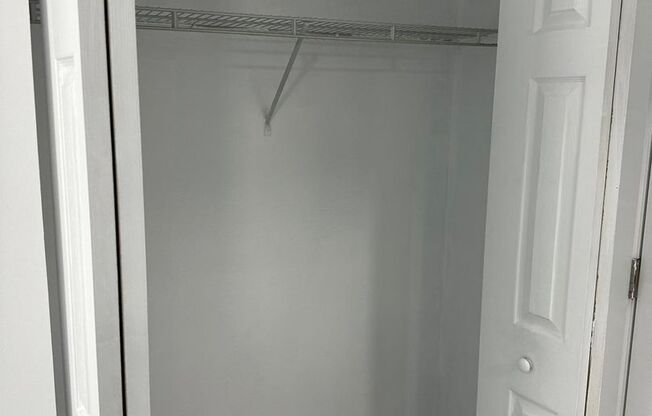 Studio, 1 bath, 200 sqft, $1,495, Unit Unit 5 Efficiency