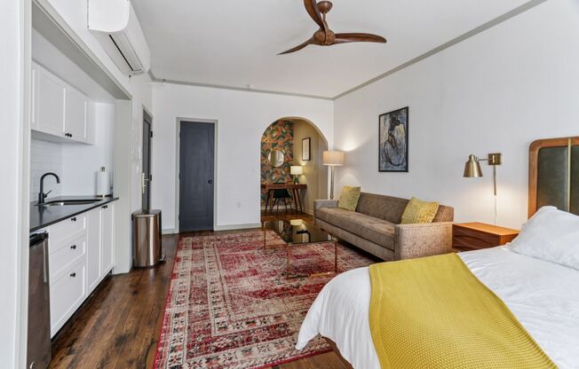 Studio, 1 bath, 300 sqft, $1,750, Unit 414H