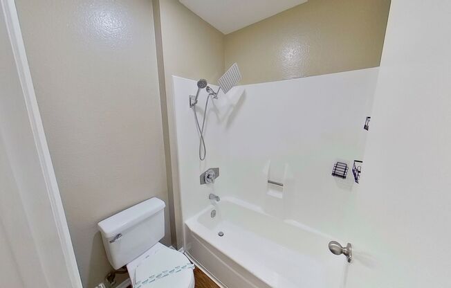 1 bed, 1 bath, 722 sqft, $1,900, Unit #215