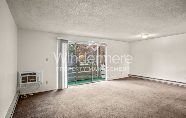 1 bed, 1 bath, $950, Unit 04