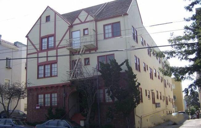 650ft2 - Sunny Apartment, Close to everywhere! Nearby BART & CAL