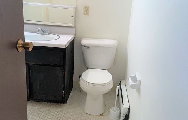 Studio, 1 bath, 600 sqft, $799, Unit Lovers Lane-211