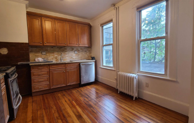 476 Gregory Ave