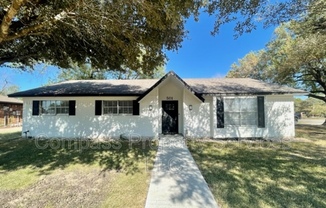 501 W KARNES