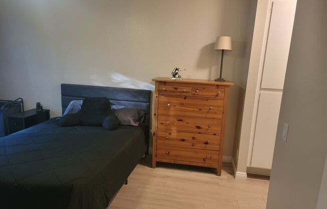 1 bed, 1 bath, $2,400, Unit # 349