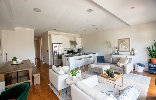 376 West Broadway 3