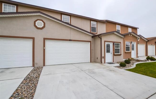 Kennewick Townhouse For Lease!!