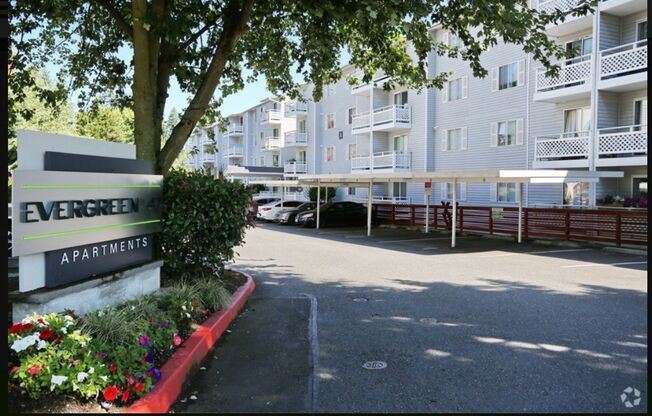 2 beds, 1 bath, 868 sqft, $1,784, Unit 18