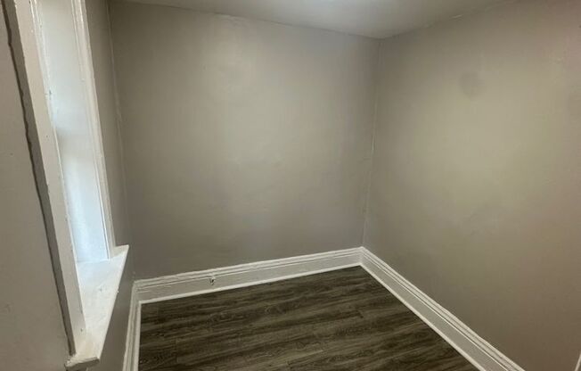 1246 W 50th