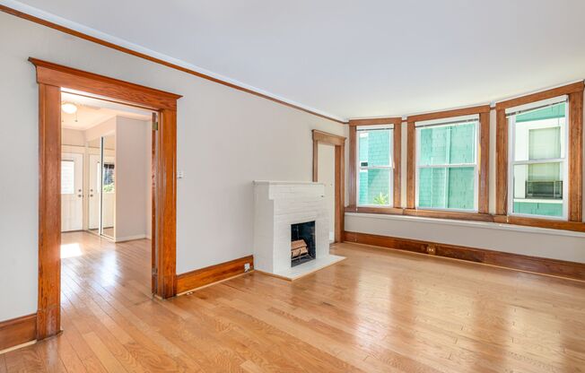 4382 Howe St. #2 - 1 bedroom | 1 bath | Lower unit