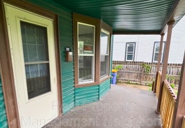 451 GRAHAM ST SW