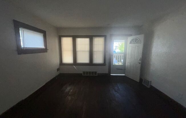 2 beds, 1 bath, $950