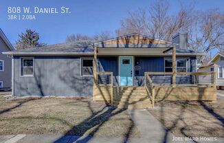 808 W DANIEL ST