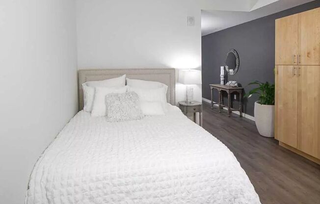 1 bed, 1 bath, 739 sqft, $1,795, Unit 212