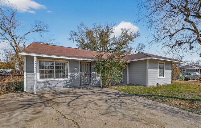 Affordable 4-Bedroom 2-Bathroom Home in South Houston – 5315 Bellfort Ave.