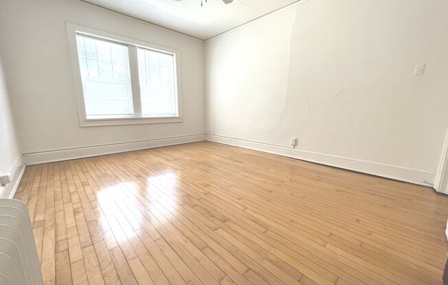 1 bed, 1 bath, $1,195, Unit 2