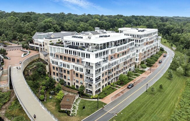 Luxury Condo in Dublin's Coveted Bridge Park - Premium Living Awaits