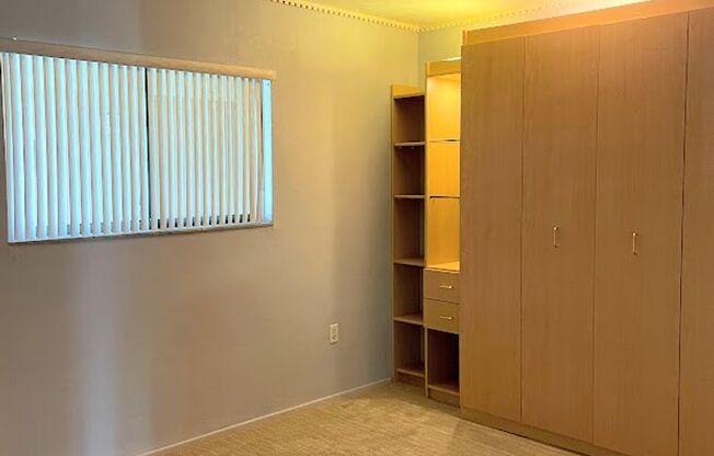 Stunning 8th floor Riverfront Condo