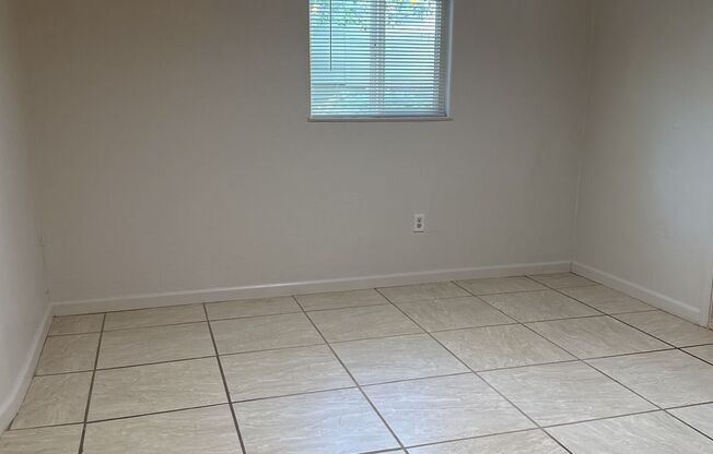 1 bed, 1 bath, $1,095, Unit 817 Rio Chico #3