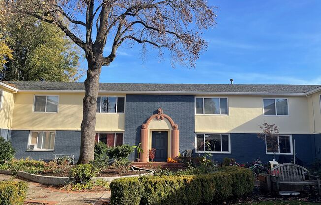 Kelli Ann Apartments