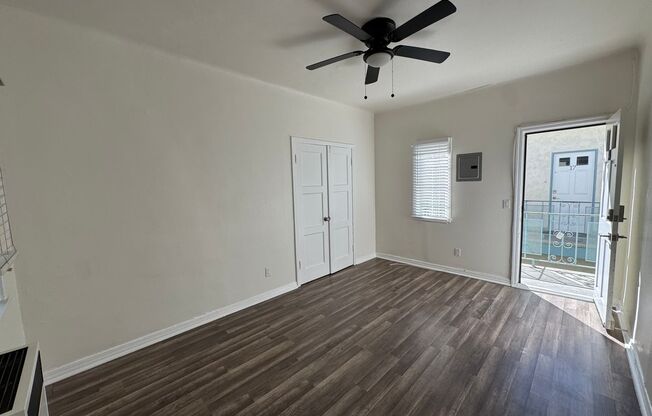 Studio, 1 bath, 425 sqft, $1,495, Unit 14