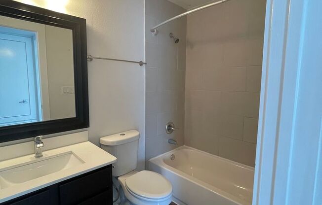 1 bed, 1 bath, 655 sqft, $1,200, Unit 201