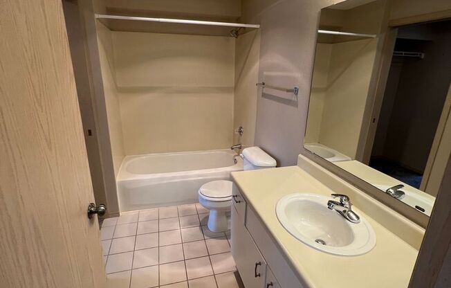 First Hill 2 Bedroom/2 Bathroom
