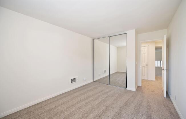 1 bed, 1 bath, 725 sqft, $2,445