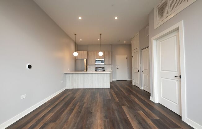 2 beds, 2 baths, 770 sqft, $3,245, Unit 305